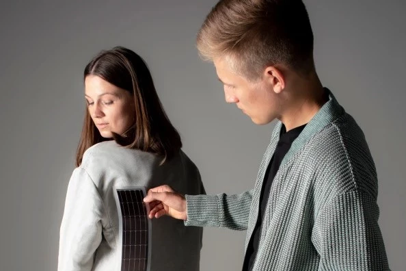 Fotowoltaika na ubraniach. Pomysł fińskich naukowców